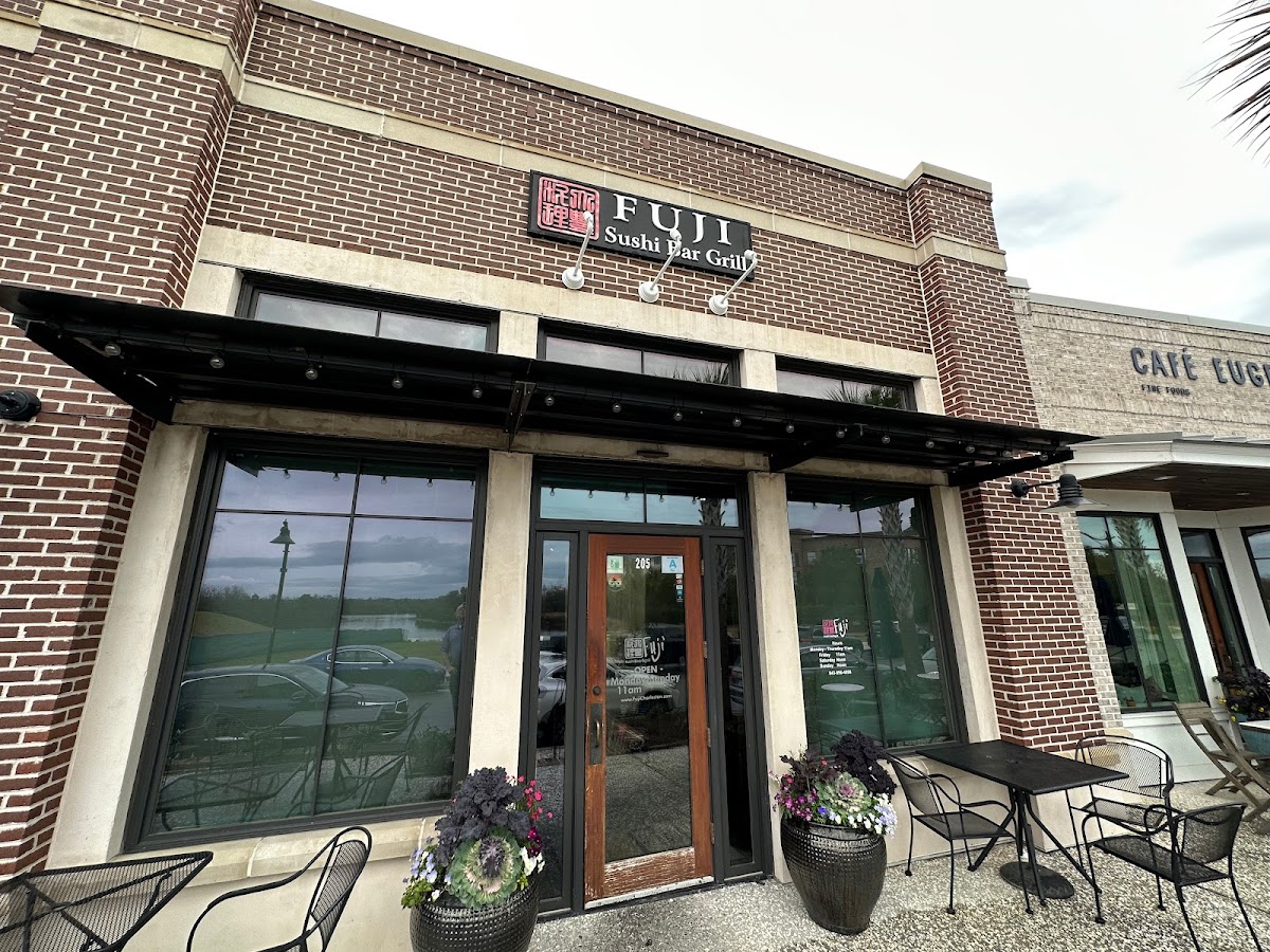Fuji Sushi Bar & Grill